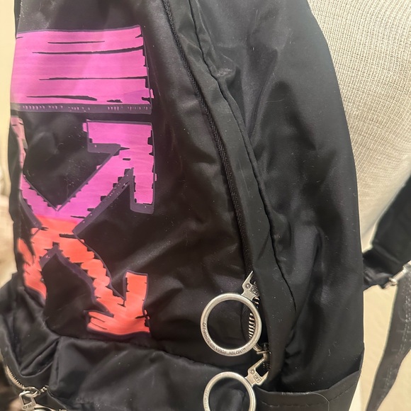 Off-White Black Backpack with Vibrant Arrows - Picture 2 of 10